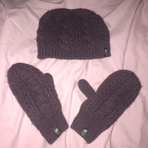 The North Face Accessories - The North Face hat and gloves set
